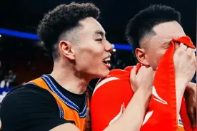 CBA水花兄弟李弘权&李添荣太出色，国篮主帅郭士强请看过来！图片