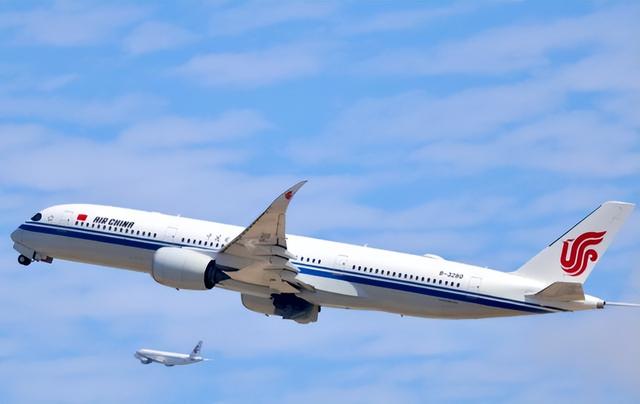 不听劝去日本的游客慌了，滞留机场连吃饭都成问题，当初为啥要去