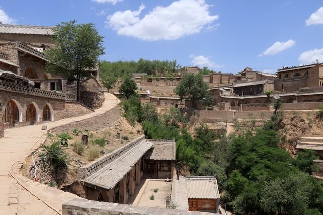 李家山 潜藏在黄土高原深处的布达拉宫