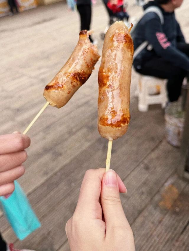 她们说九寨沟烤肠好吃我就来了！