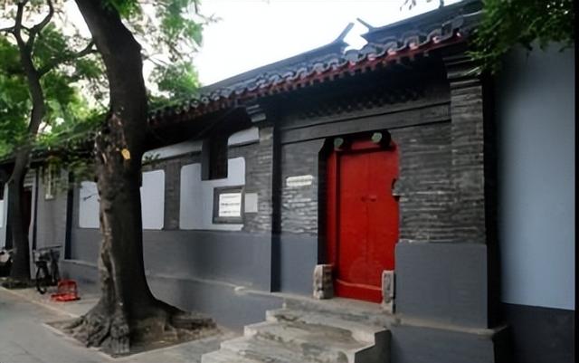 毛主席一生不进故宫，终生再未回延安？周总理的一句话道出实情！