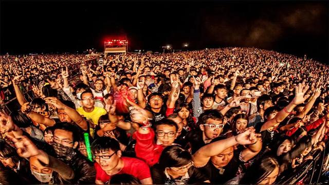乌鲁木齐：超级草莓音乐节 文商旅融合成效斐然