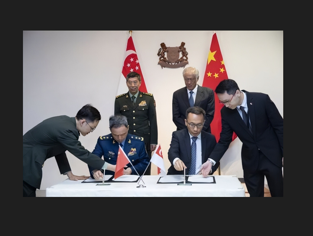 南海形势大变，8国加入大乱斗，解放军加速增兵，福建舰带队南下