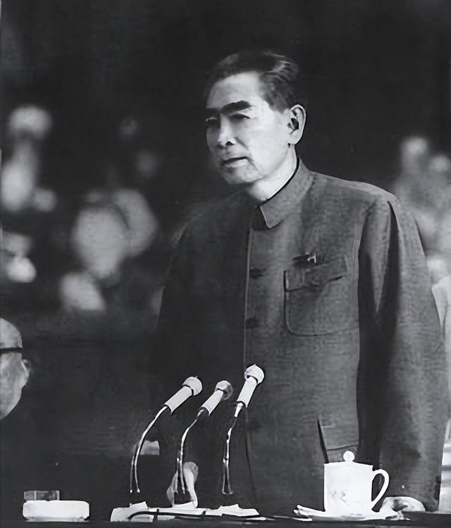 中国要拆塔，日本右翼强烈反对！这就是侵华历史的见证！