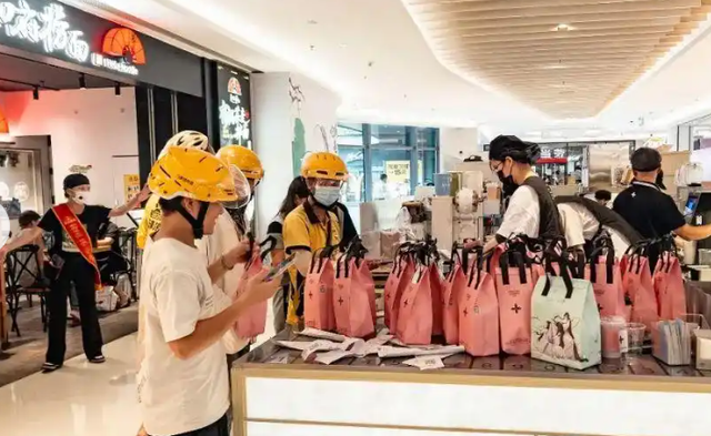 4个月烧光几百亿，史上最贵外卖大战，到底谁是赢家？