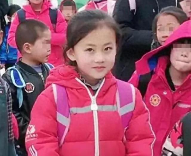 后不后悔？宁夏那个一笑成名拒绝百万签约的小女孩，如今成了这样