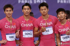 喜讯！凌晨2点，美国接力队被取消成绩痛失金牌，榜首大战掉链子图片