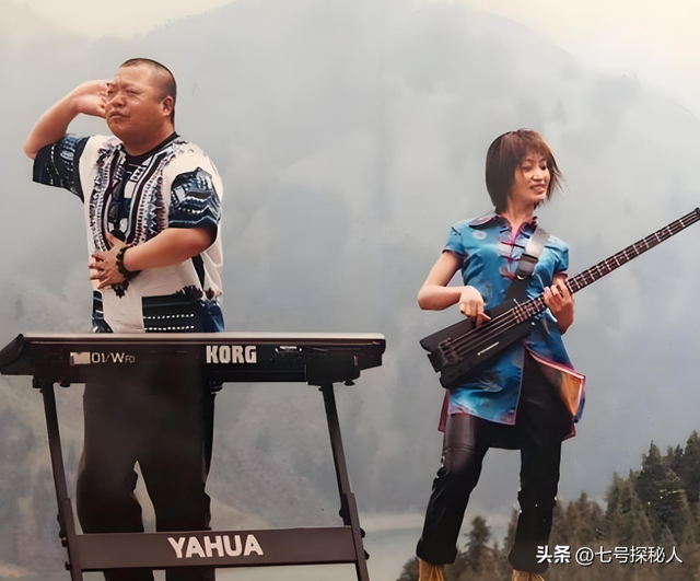 她连续5次上春晚	，私下却和恩师同居怀孕被骗流产，现在57岁单身