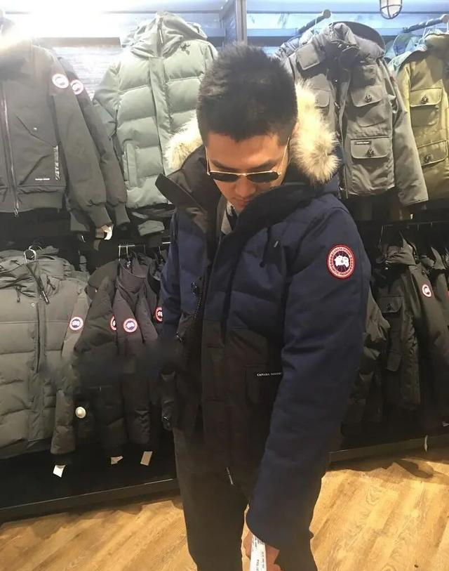 被国人“过度吹捧”的三大羽绒服品牌，实际都是智商税，你有几件