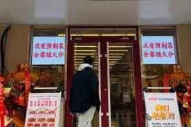 中国首个AI厨王诞生，苦练7吨菜通过图灵测试！机器人比我会做饭图片