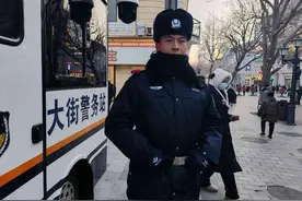 哈尔滨巡逻队警官因酷似陈伟霆火了！00后身高185，被广东游客叫“靓仔”图片