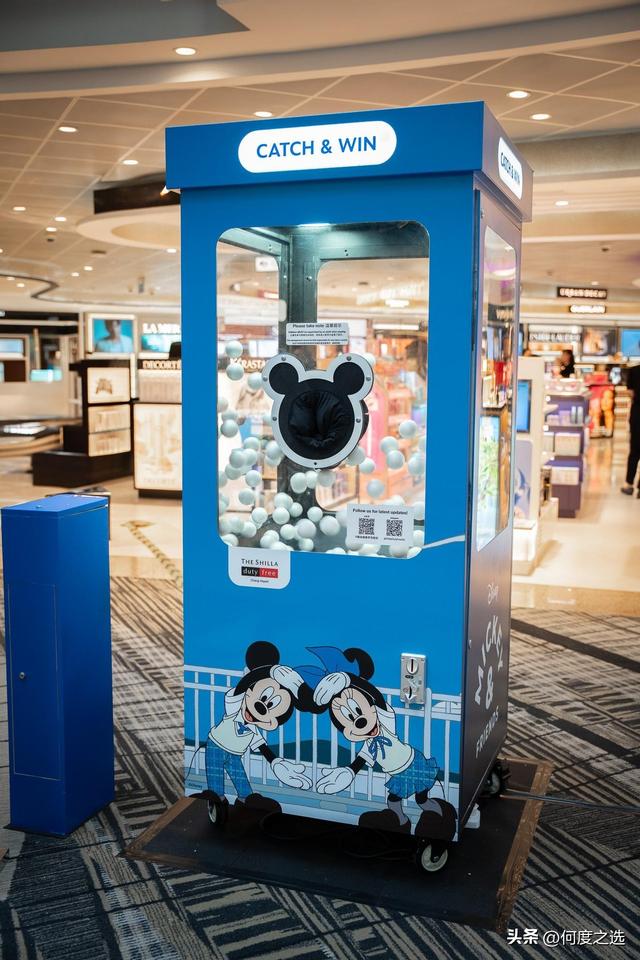 米奇与朋友们在樟宜机场新罗免税店等你：快来开启魔幻夏日之旅吧