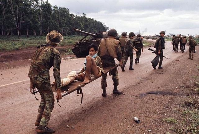 被美国打了14年，最后成了亲美国家，国内女性为美军生下数万混血