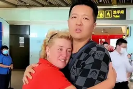 乌克兰丈母娘为躲战争，被山东女婿接到中国，感慨中国是童话世界图片