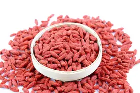 肝肾不足的人，枸杞加它泡，效果扩大10倍！张锡纯：常吃延年益寿图片