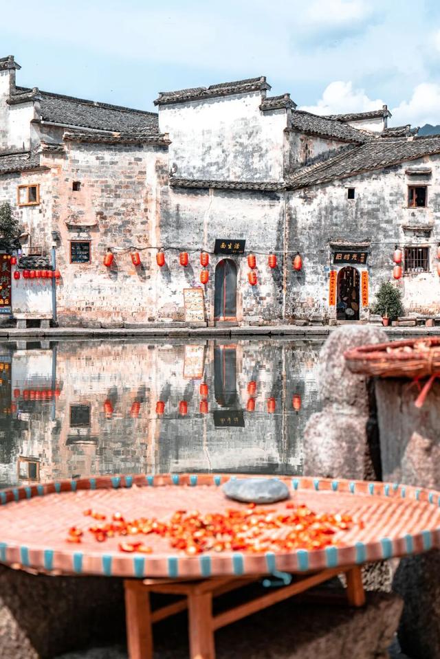 别再只去宏村了！这座水墨小城，藏着大半个徽州的秋，美得更诗意