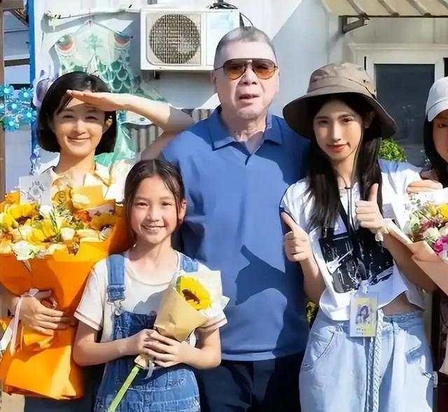 徐帆回应离婚五个月后	，冯小刚再惹争议，养女徐朵竟成了导火索