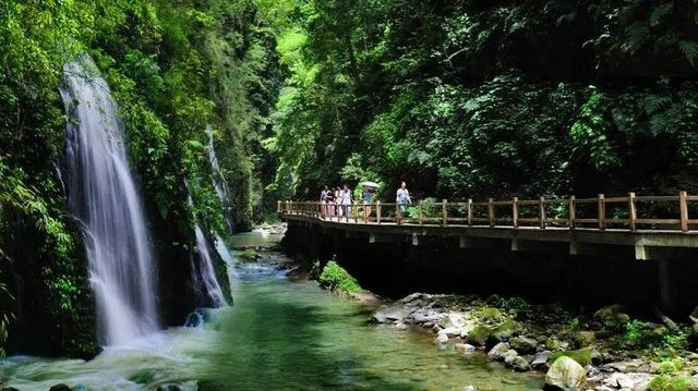 明日起,万盛这些景区面向全国公安民警辅警免票!