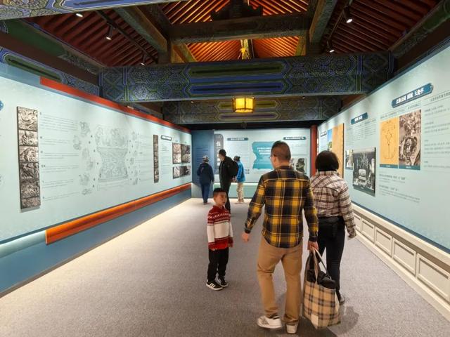 憋屈的国宝：用七千斤名玉打造，被当咸菜缸，装了三百年咸菜