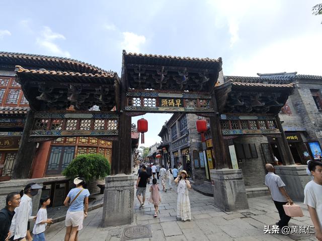 淄博二十日：在“烧烤网红”之外，看见一座城的温度与成长的烦恼