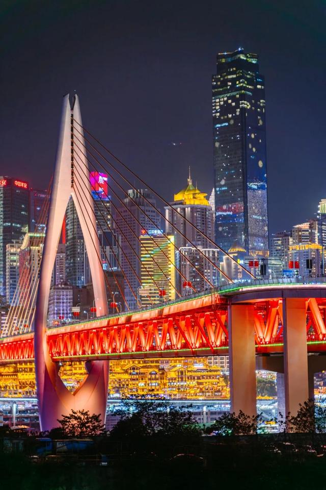 我是济南人，去了趟重庆，不吹不黑，重庆人跟想象中不一样