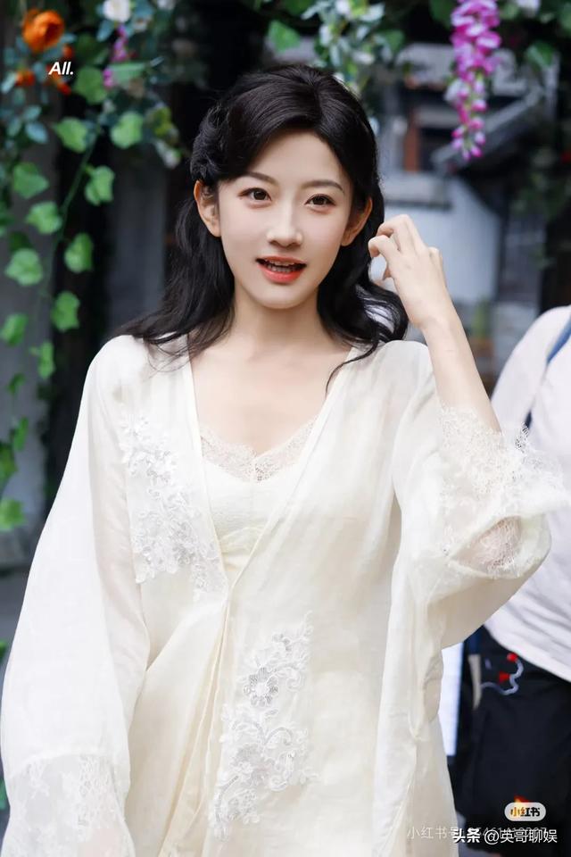 短剧圈人气最高十位女演员，刘念垫底，韩雨彤跌出前五，榜首太美