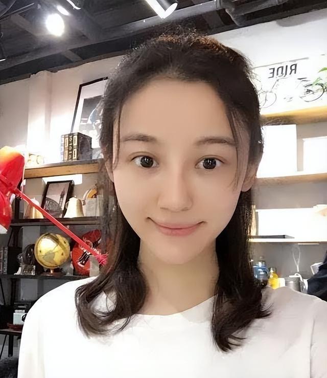 原来她早已去世，26岁全身溃烂因癌症而亡，被家人“吸血”多年！