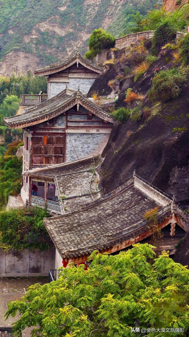 秋染五泉山：兰州城畔的千年诗意与一季斑斓​​