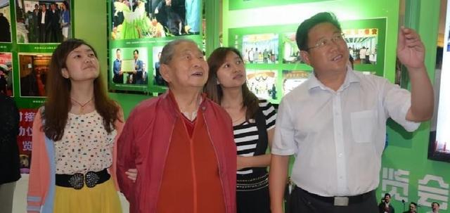 李子奇：原甘肃省委书记，13岁入党，官至正部，1964年被下放改造