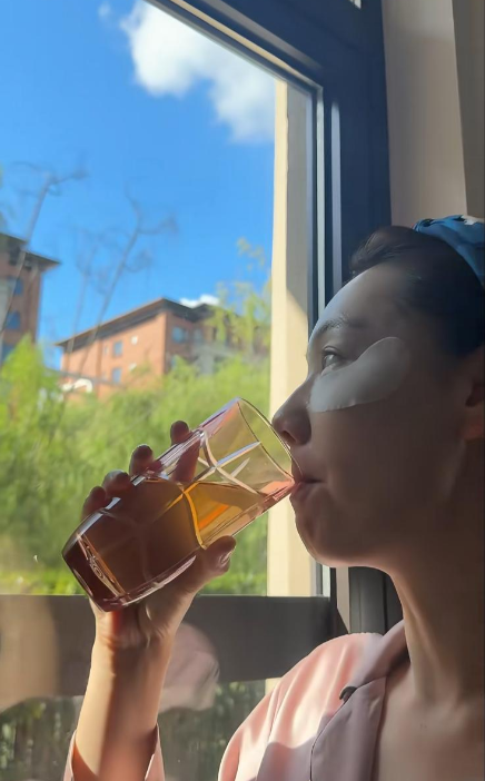央视女主持人上海豪宅曝光，三层别墅带俩院子，新婚一年生活滋润