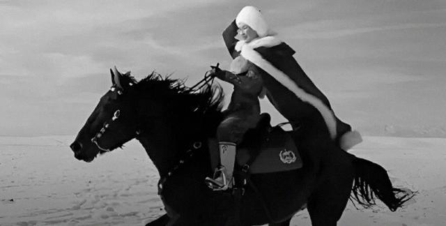 装都不装了！贺娇龙去世仅1天	，恶心的事情露出了，结局大快人心