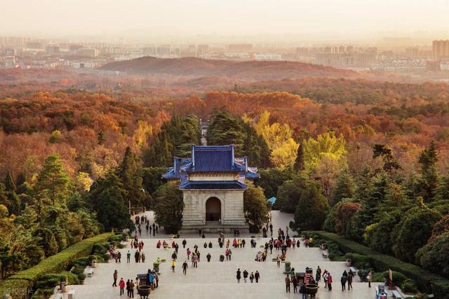 又到了秋天，第一座旅游城市，肯定选择六朝古都——南京！