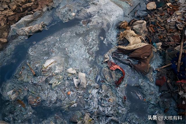 女性随地大小便，日产垃圾超2000吨，脏的连印度都认输的国家
