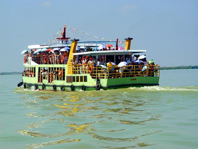 宁夏旅游：从沙漠绿洲到贺兰山岩画揽胜（图）