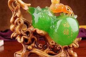 “枕边放三物，进财不寻路”，指的是哪三物呢？图片