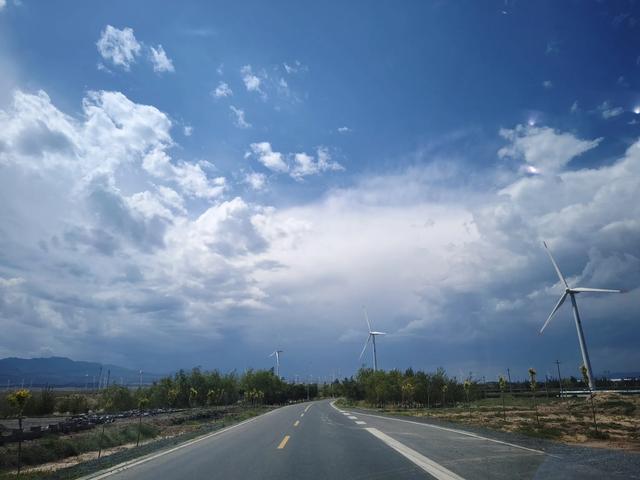 撞见北武当，到不了的小黄湾古村落，干脆去武威找战友聊天