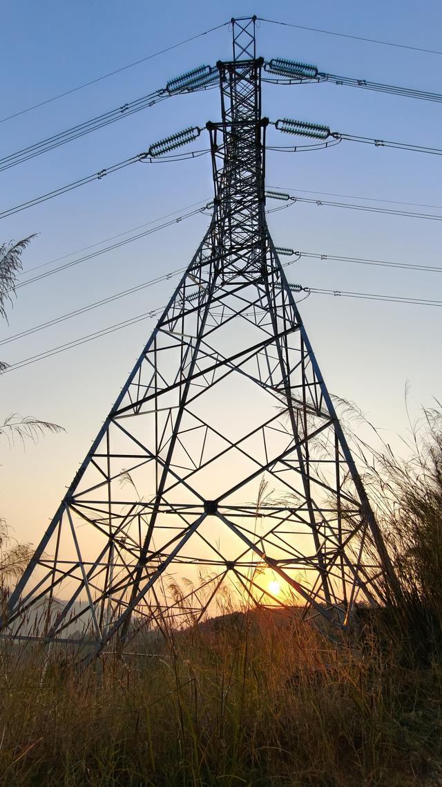 梅城西郊发现俯瞰梅城的最佳景点，一眼可见皇家名典金沙湾千佛塔