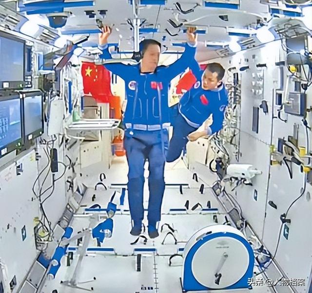 聂海胜妻子：在丈夫上太空前提出离婚	，其中究竟隐藏了多少辛酸？