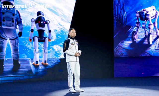 首批上天游客名单已确定！300万一张飞船票，连著名明星都要去