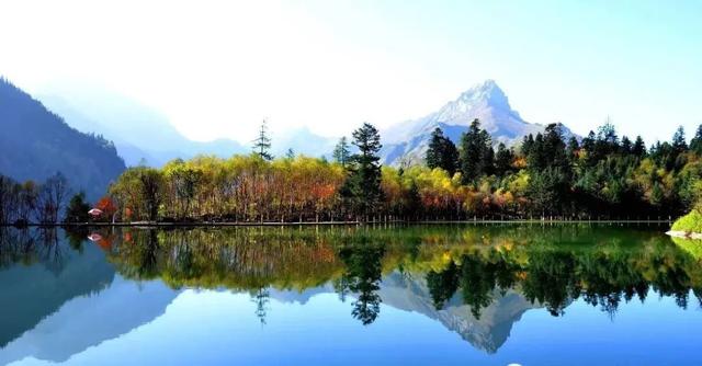 初秋官鹅沟：水清山染、静候君来