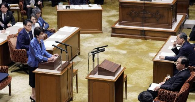 美国的话不管用，有"最强帮手"壮胆	，高市在台湾问题上罪再加一等