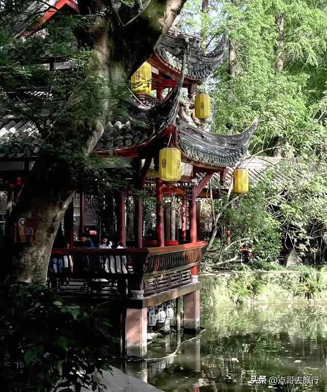 成都清凉避暑胜地，千年前就已闻名，风景如仙境，地铁公交直达！