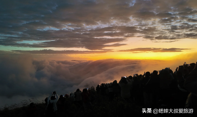 因爆火而实行预约制的杭州名山太绝了，有云海、日出、雾凇、雪景