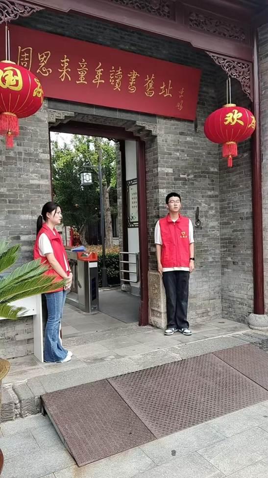 国庆我在岗｜周恩来纪念地“最美守护者”绘就假日风景线