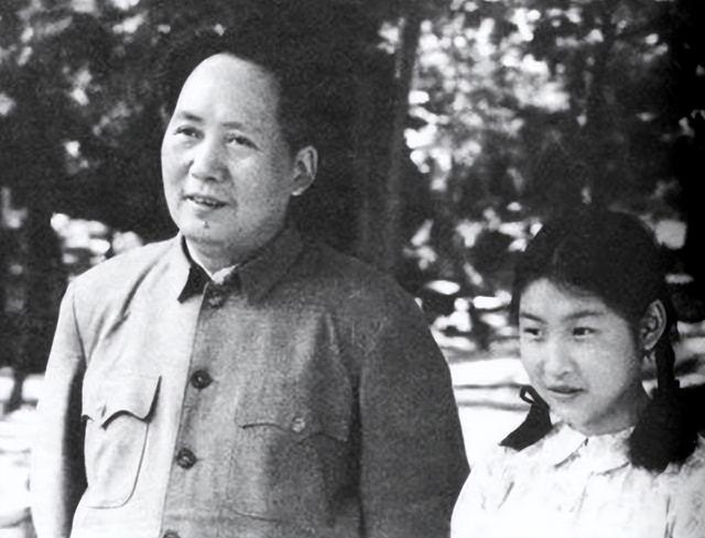 1996年，中央决定给李敏副军级待遇，她却说：父母是父母，我是我