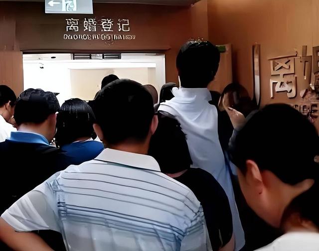 “干婚现象	”悄然流行：中年夫妻成主要群体，却直言比离婚强多了