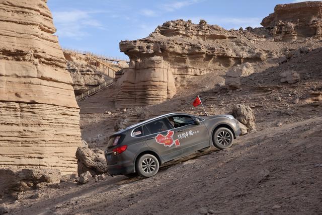 国内最“贵”的1条自驾线，完整走一圈10万起，退休后必走一趟！