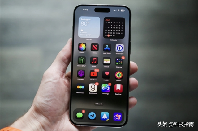 还是你心中的苹果 20周年纪念 iPhone搭载三星CoE屏 无偏光片黑科技