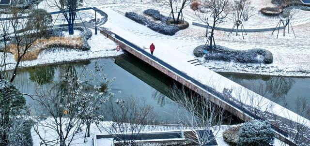 西安高新：一眼心动！今日雪落未来之瞳