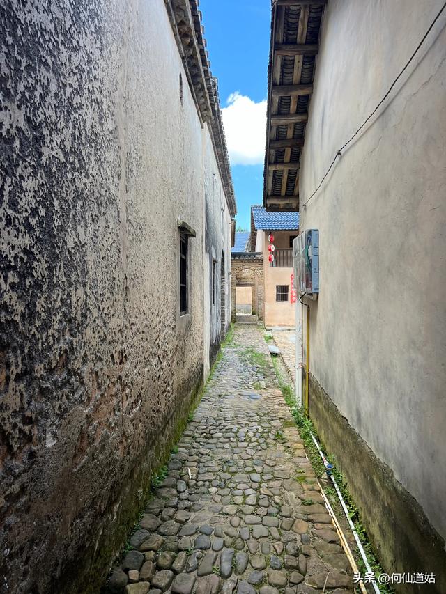 龙南乌石围村